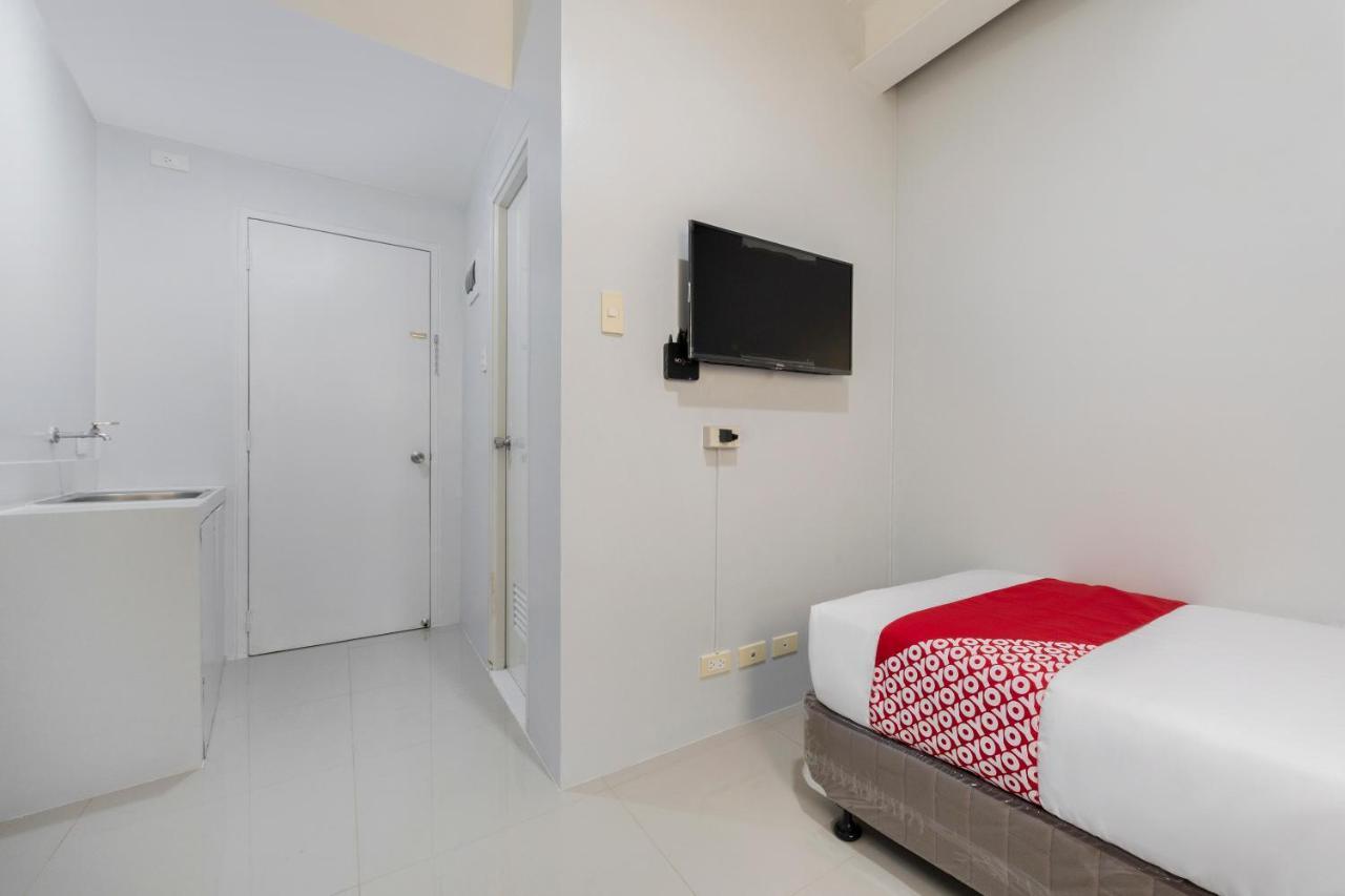 Super Oyo 515 Finnex Hotel Mandaluyong Exterior photo