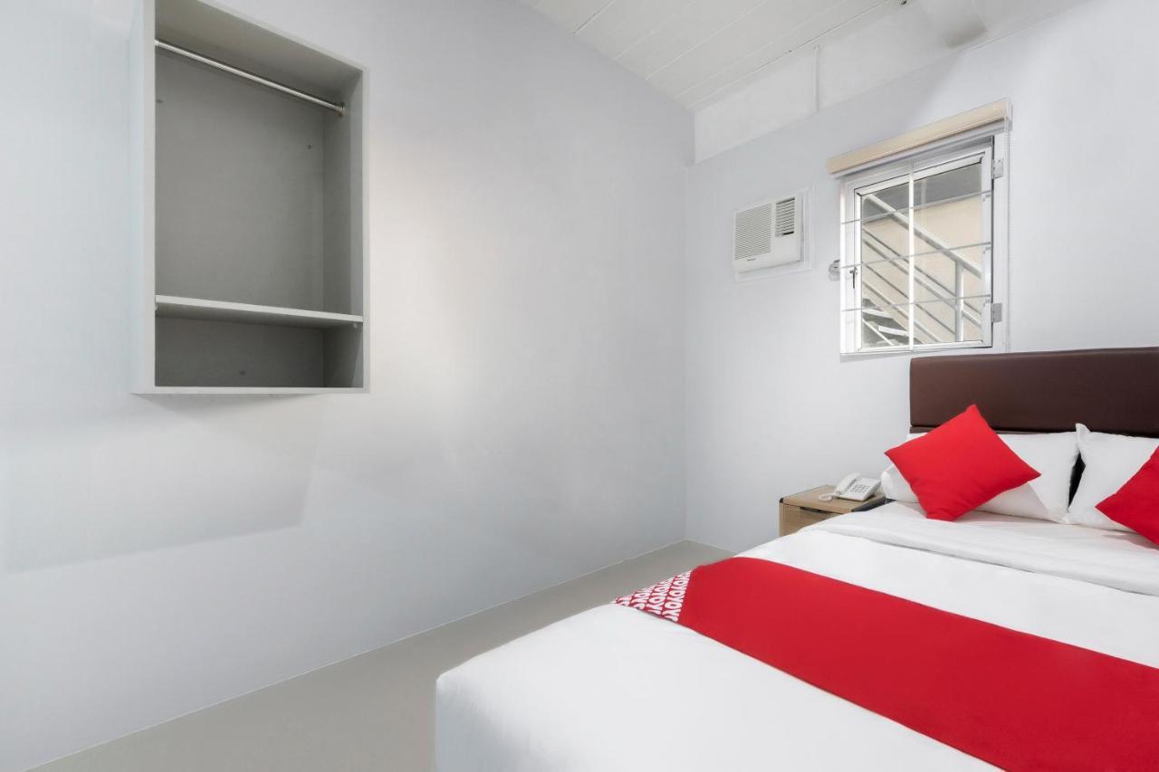Super Oyo 515 Finnex Hotel Mandaluyong Exterior photo