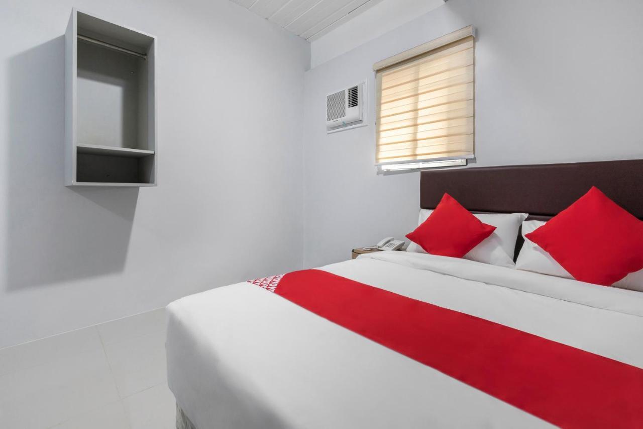 Super Oyo 515 Finnex Hotel Mandaluyong Exterior photo