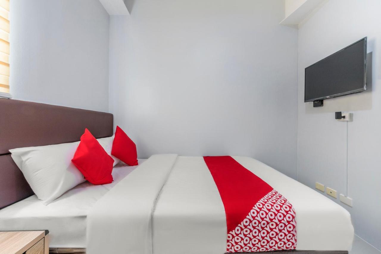 Super Oyo 515 Finnex Hotel Mandaluyong Exterior photo