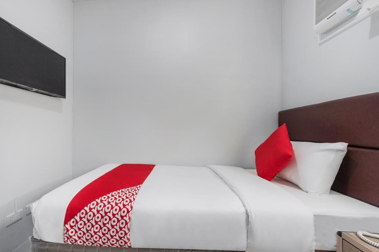 Super Oyo 515 Finnex Hotel Mandaluyong Exterior photo