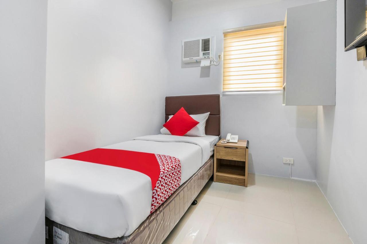 Super Oyo 515 Finnex Hotel Mandaluyong Exterior photo