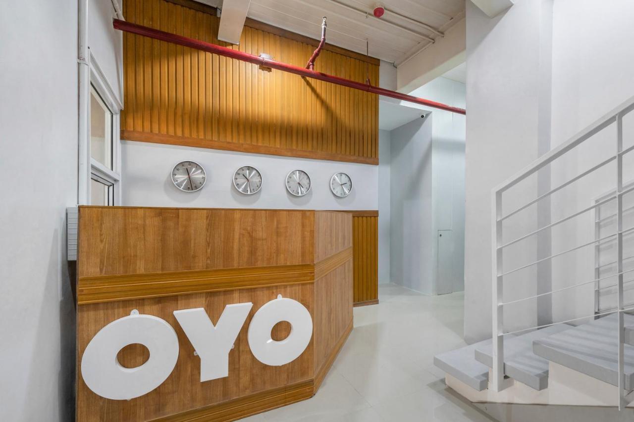 Super Oyo 515 Finnex Hotel Mandaluyong Exterior photo
